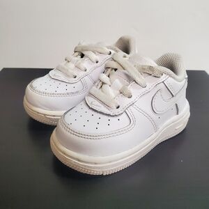 Nike Air Force 1 Triple White sz 4C kids toddler
